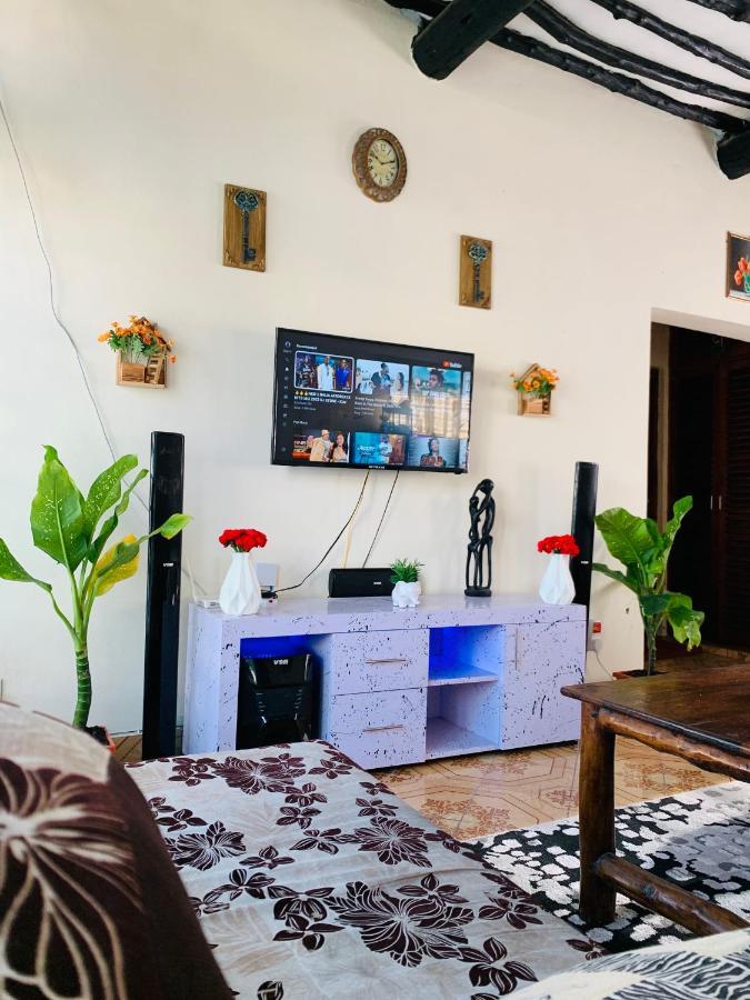 Jambo Diani 1-Bedroom Apartment Close To The Beach เดียนีบีช ภายนอก รูปภาพ