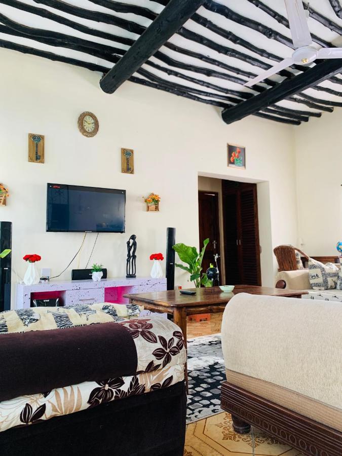 Jambo Diani 1-Bedroom Apartment Close To The Beach เดียนีบีช ภายนอก รูปภาพ